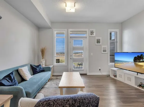 154 S Seton Psge SE, Calgary, AB T3M 3A6