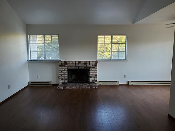 3rd image of 112 Florence St APT 4
