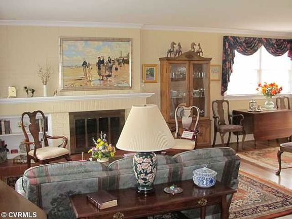 2nd image of 4305 Bromley Ln