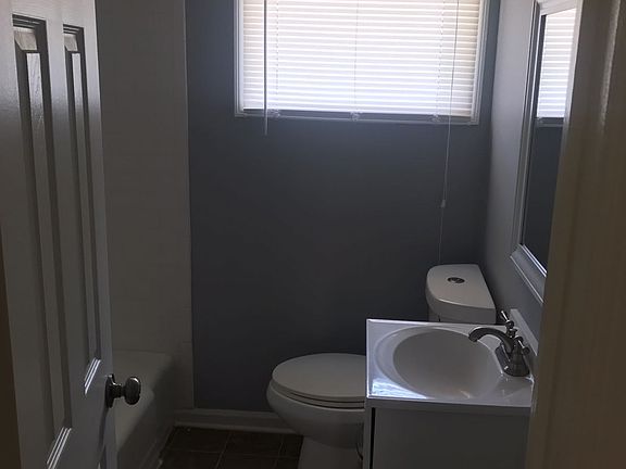 2nd image of 941 Summer Dr