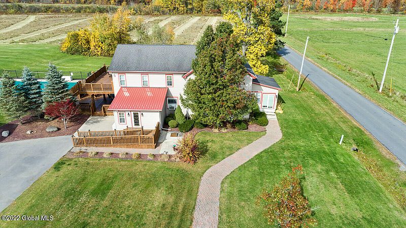 2nd image of 512 Belldons Road