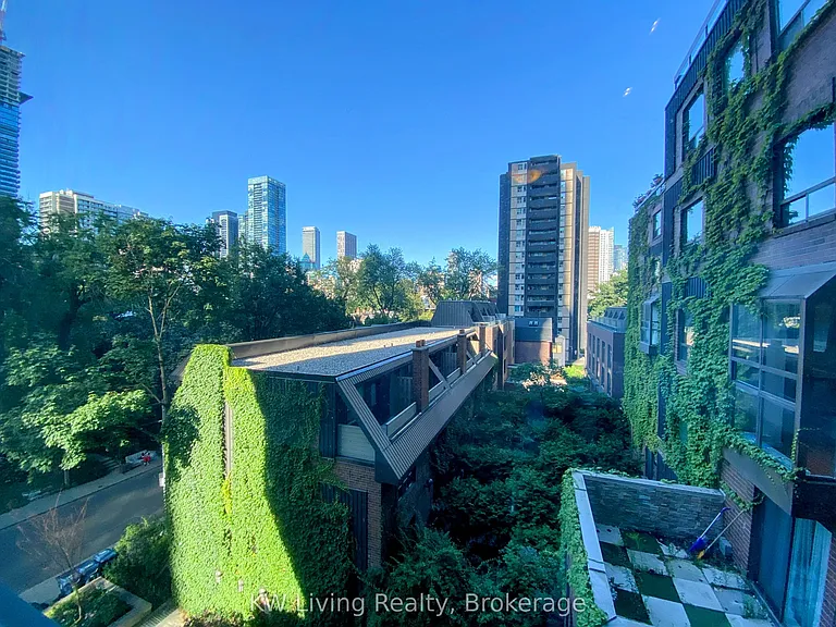 17 Dundonald St #406 — Photo 11