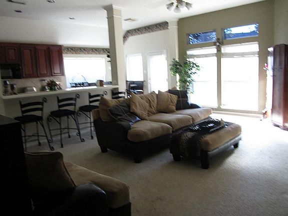 4th image of 2205 Waters Edge Ln