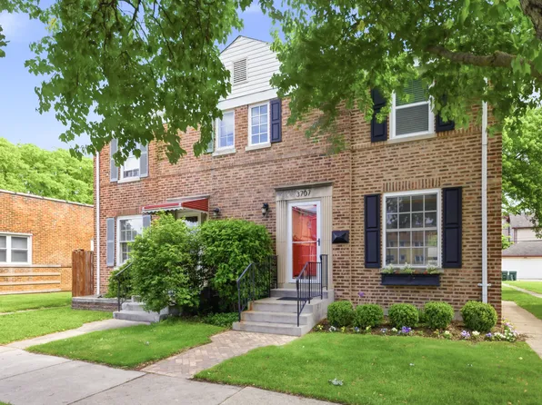 3707 Prairie Ave, Brookfield, IL 60513
