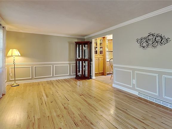 5th image of 1537 King Charles Dr