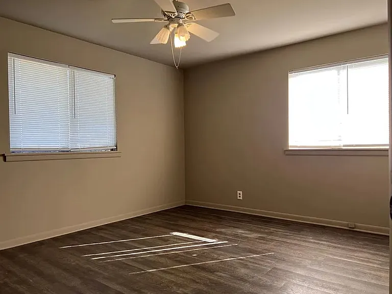 5006 N Woodland Dr — Photo 11