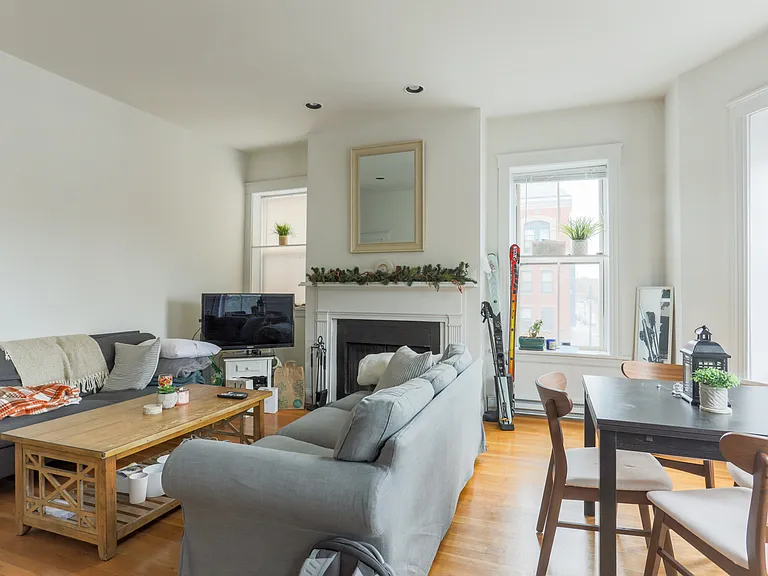 1750 Washington St #2 — Photo 8