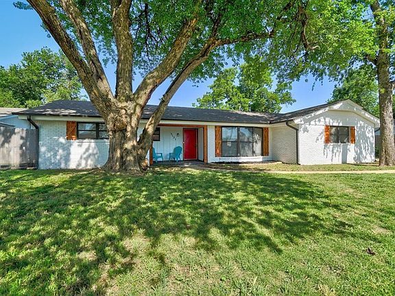 3rd image of 3121 Oakbrook Dr