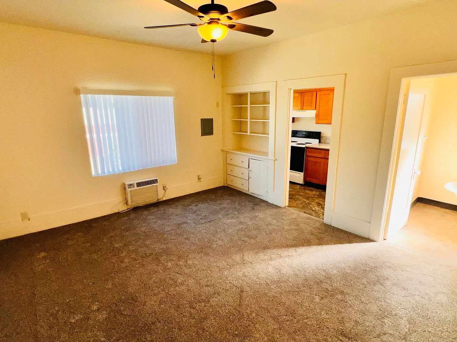 Studio, 450 sqft, $1,195 — Photo 3