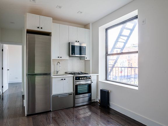 5th image of 152 Thompson St #C3