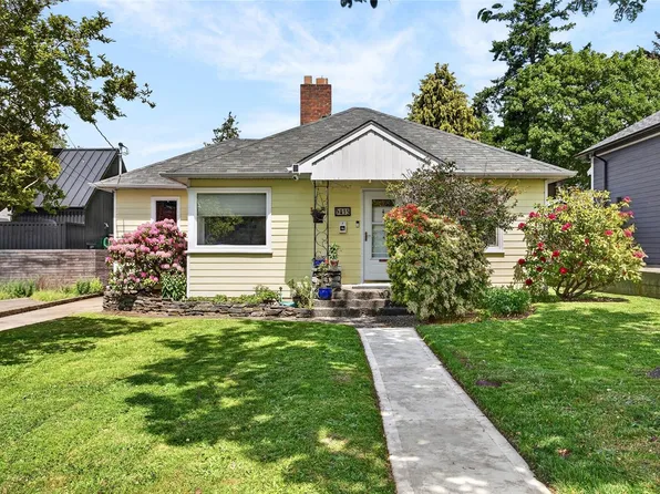 415 Dundas St, Victoria, BC V9A 3K1