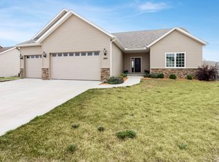 1605 E 6th St, Coal Valley, IL 61240