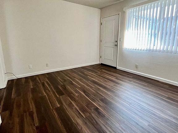 4th image of 2095 Lincoln Ave #212