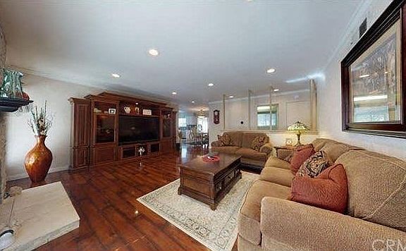 5th image of 805 E Culver Ave