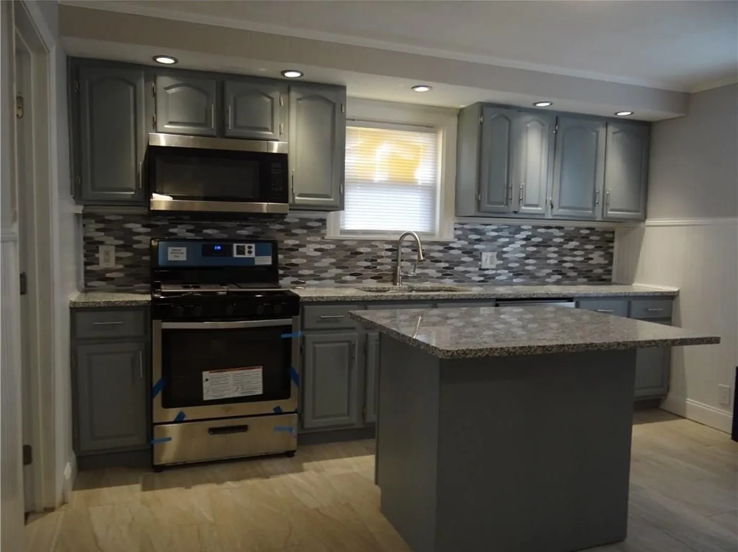 4 bed, 2098 sqft, $950 — Photo 4