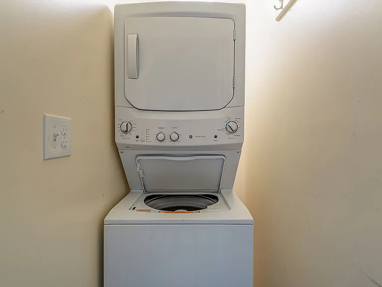 stacked washer/dryer