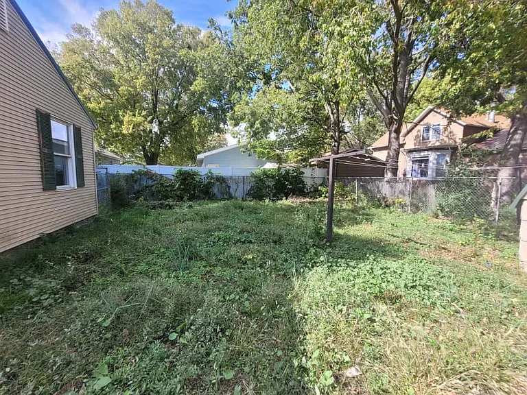 404 E Phoenix Ave — Photo 12