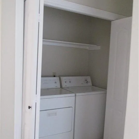 808 W Bronze Dr #C — Photo 3