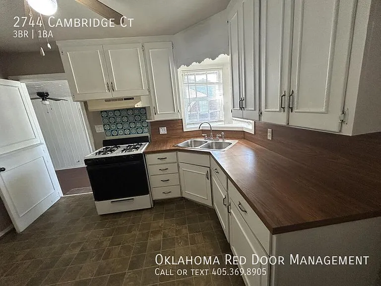 2744 Cambridge Ct — Photo 5