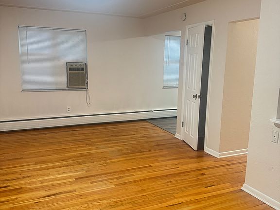 2nd image of 1029 Balsam St #4
