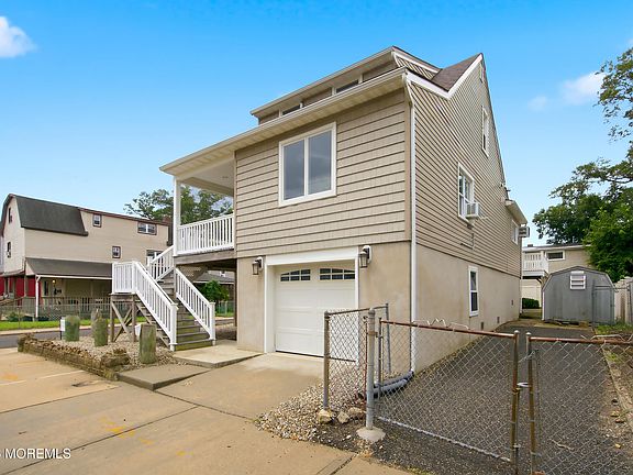 3rd image of 11 Fox Avenue