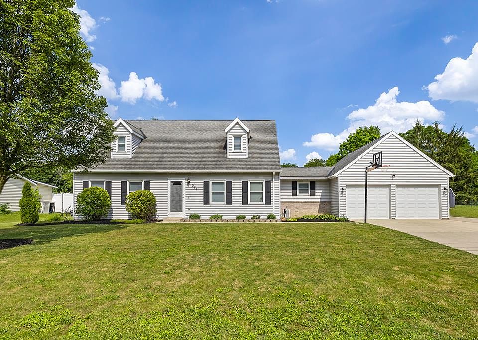 1st image of 574 Buckeye Ln