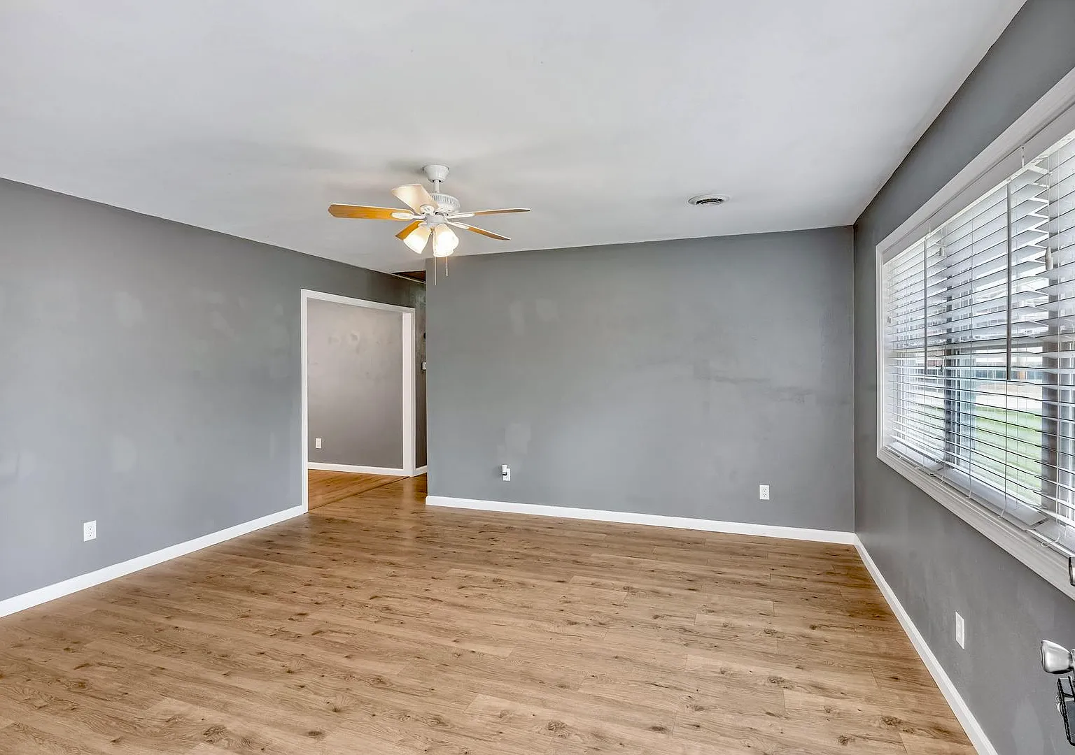 3 bed, 1272 sqft, $1,495 — Photo 3