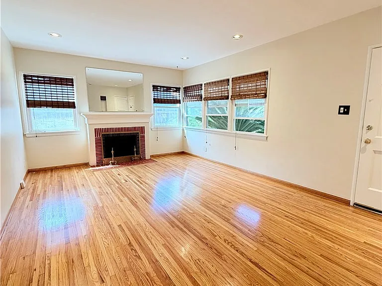 828 N Pass Ave — Photo 21
