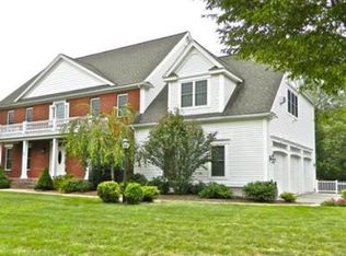 16 Oak St, Hopkinton, MA 01748