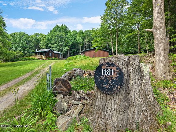 2nd image of 686 Center Road
