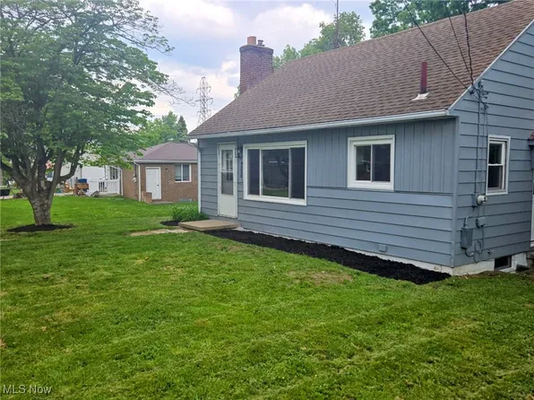 4530 Packard Ave NW, Canton, OH 44709