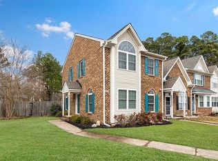 900 S Lake Cir, Chesapeake, VA 23322