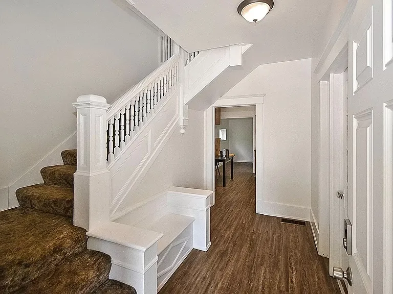 917 E Ermina Ave — Photo 2