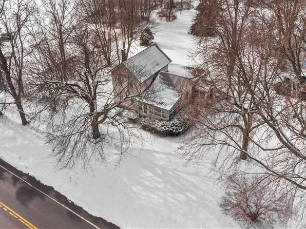 1071 Flynn Rd, Rochester, NY 14612