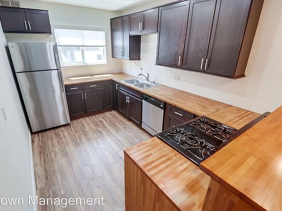 4th image of 4012 Ingraham St APT B