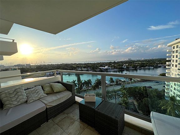 3rd image of 5151 Collins Ave APT 1521