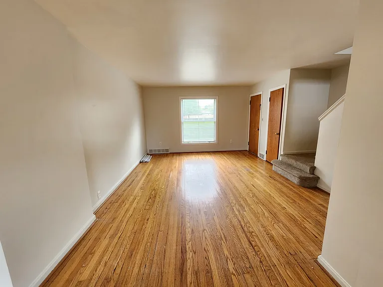 921 Vernier Rd #1 — Photo 6