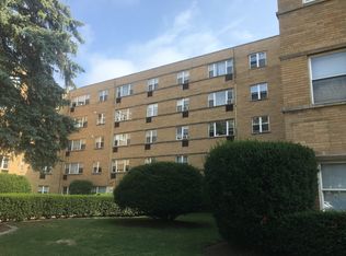 2115 W Farwell Ave APT 213, Chicago, IL 60645