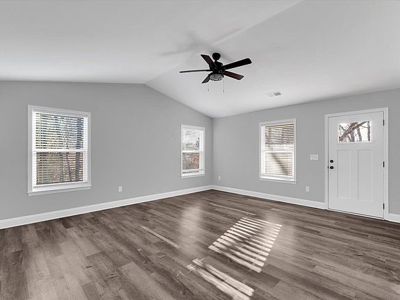 3rd image of 173 Riverside Dr