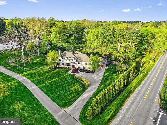 2nd image of 747 Conestoga Rd
