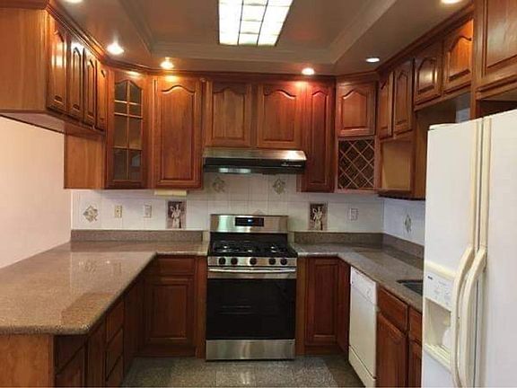 5th image of 45 Avenue 1263a #1263A