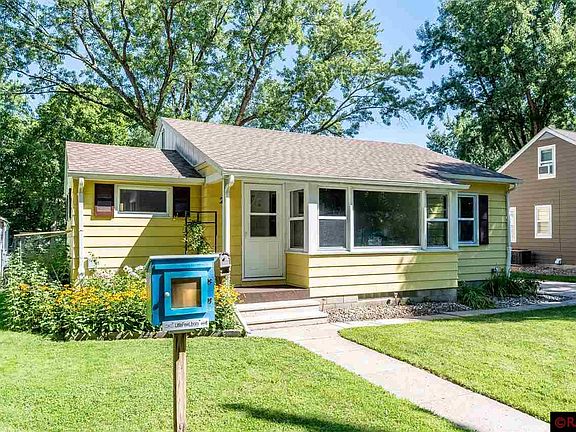 3rd image of 24 Southview Dr
