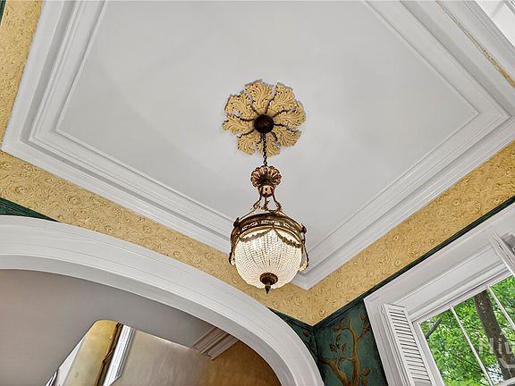 5th image of 203 W Charlton Street