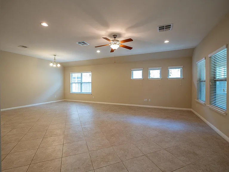 9509 Sydney Marilyn Ln — Photo 17