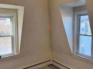 85 Parade St APT 3, Providence, RI 02909