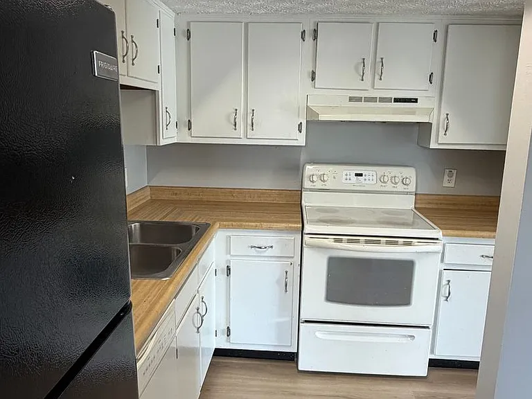708 Green Feather Ct — Photo 12
