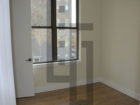 4th image of 291 Stockholm St APT 01R
