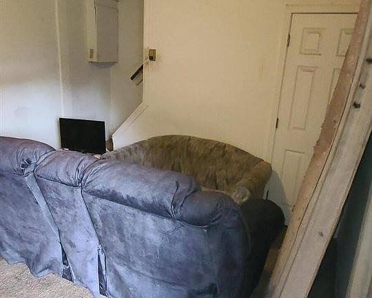 5th image of 203 S Yale Ave