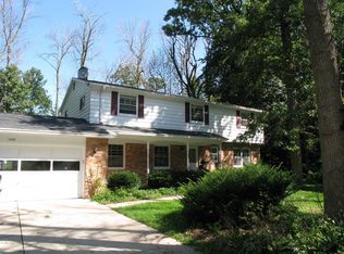 1608 Oak Lawn Dr, Racine, WI 53402