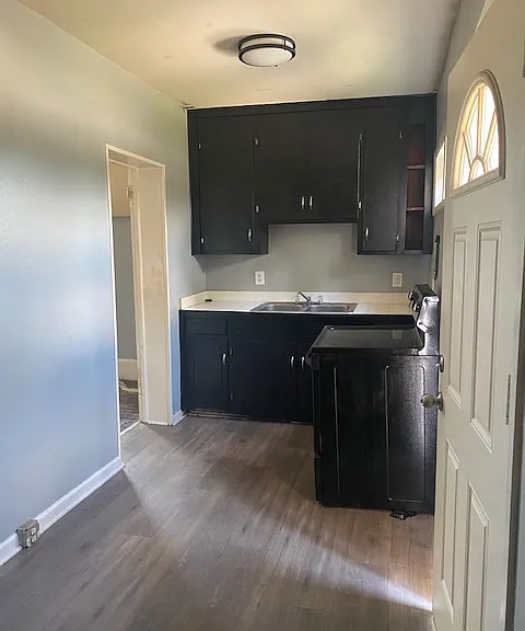 725 McGilvary St #4 — Photo 1